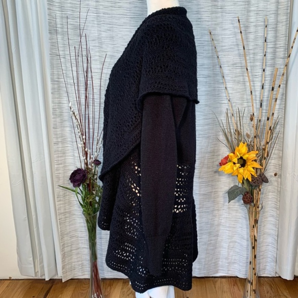Cache black knit and crocheted cardigan with shawl. - Picture 5 of 16